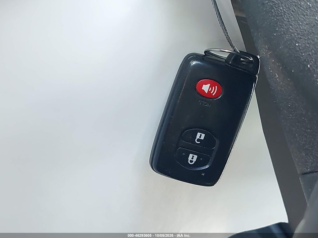 2011 Toyota Prius TWO photo 11