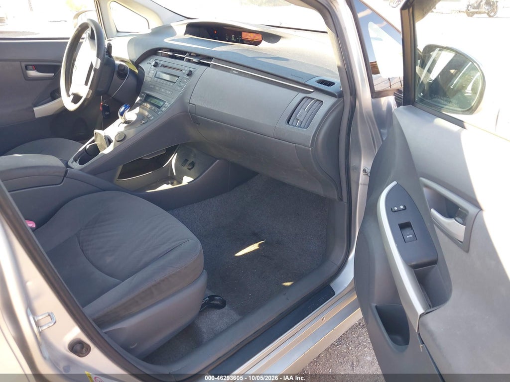 2011 Toyota Prius TWO photo 5
