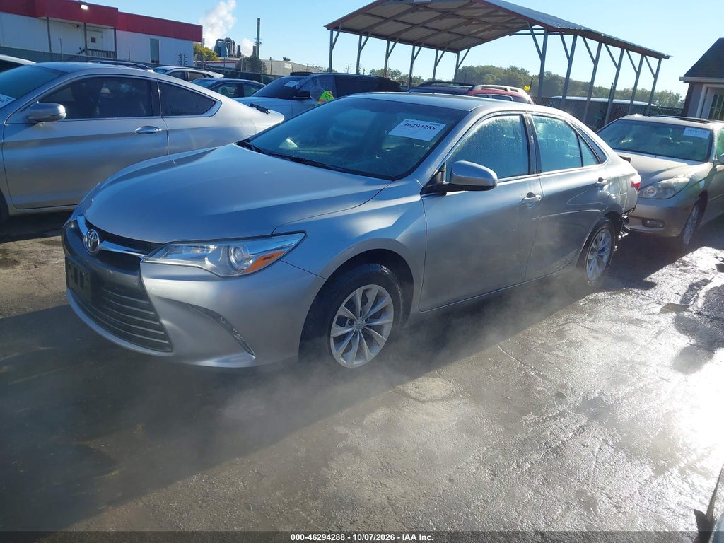 2016 Toyota Camry LE photo 2