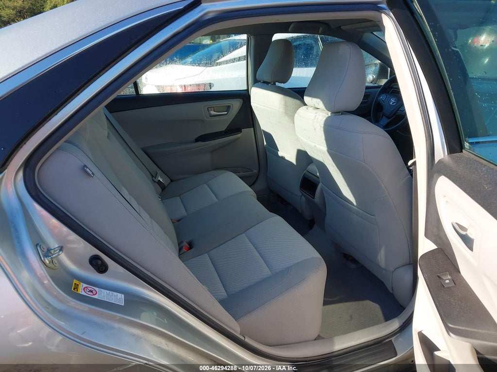 2016 Toyota Camry LE photo 8