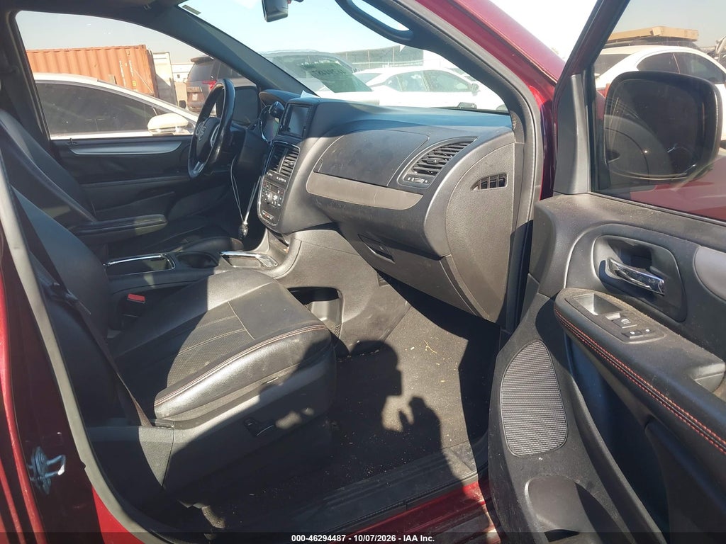 2017 Dodge Grand Caravan GT photo 5