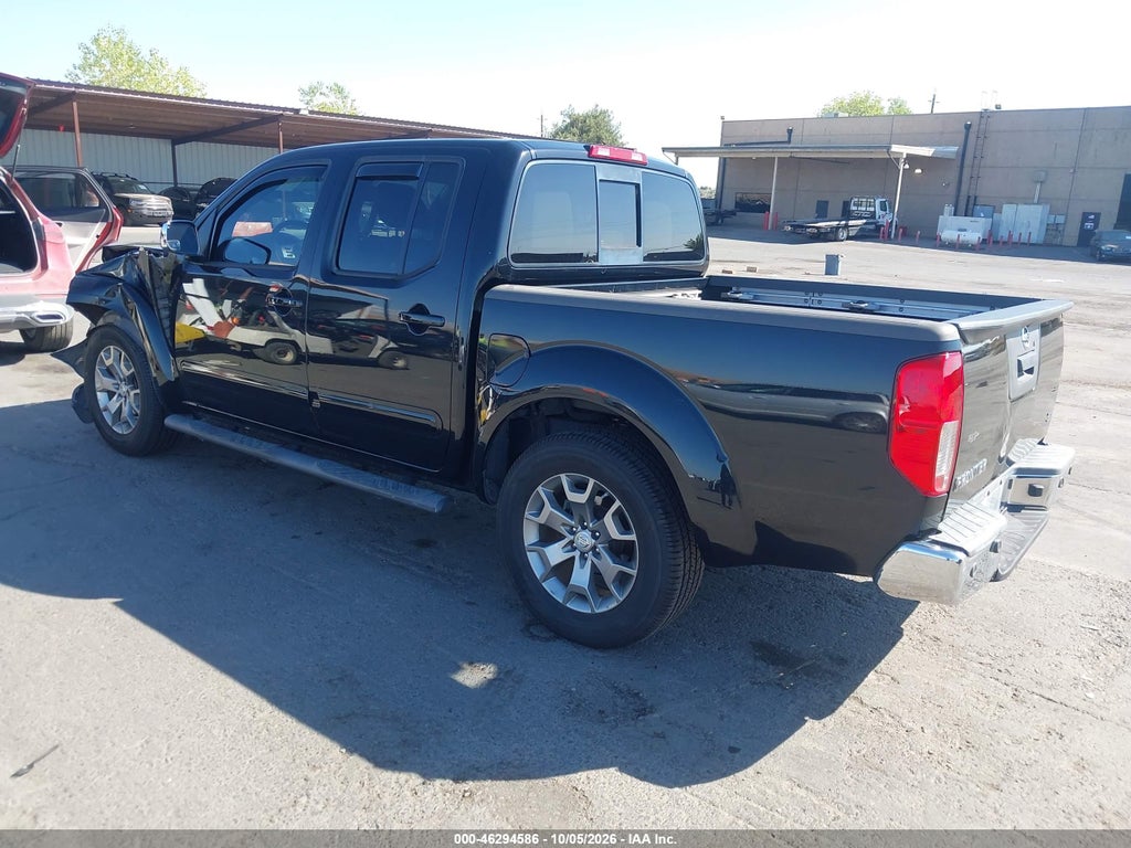 2019 Nissan Frontier SL photo 3