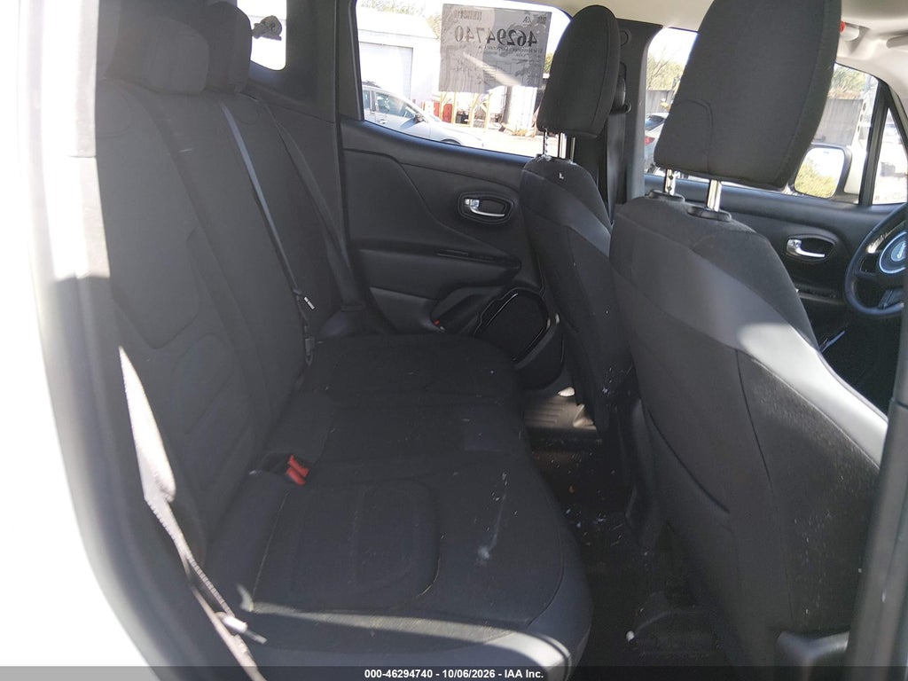 2017 Jeep Renegade Altitude 4X4 photo 8