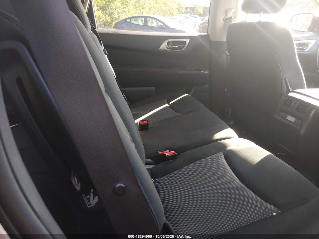 2017 Nissan Pathfinder S photo 8