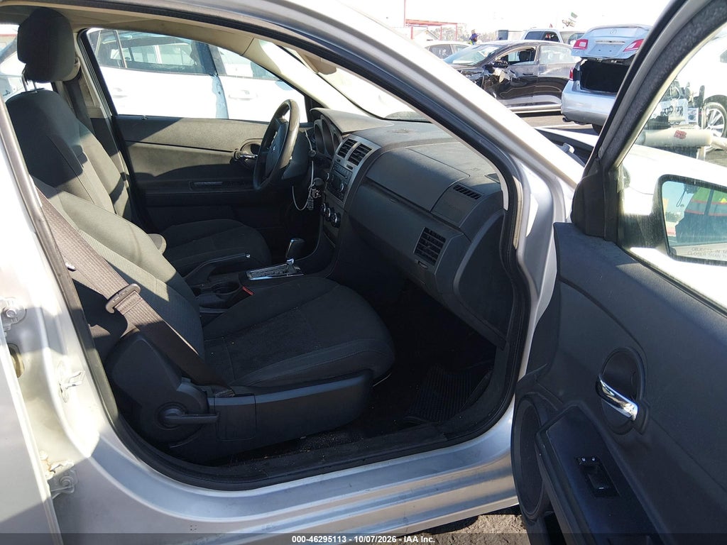 2010 Dodge Avenger SXT photo 5