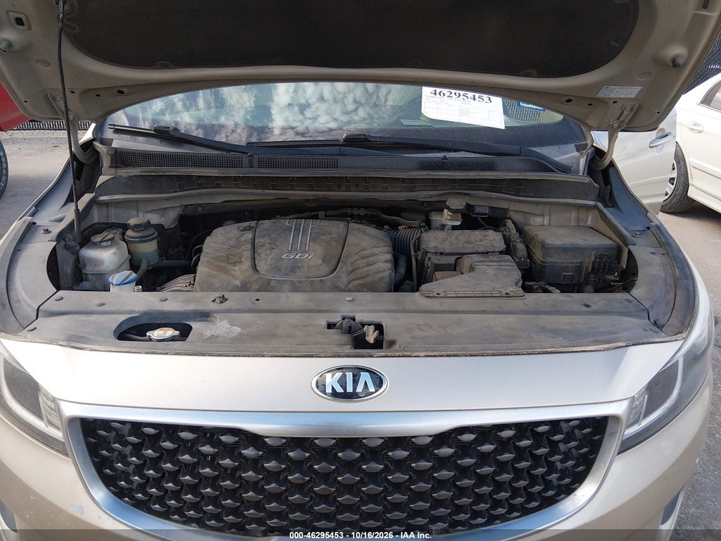 2017 Kia Sedona LX photo 10