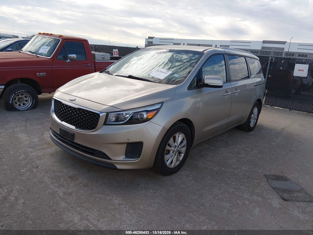 2017 Kia Sedona LX photo 2