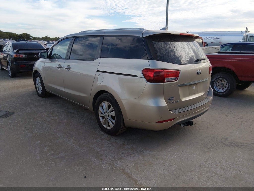 2017 Kia Sedona LX photo 3