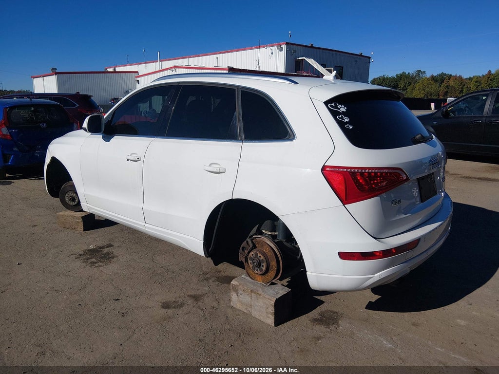 2012 Audi Q5 2.0T Premium photo 3