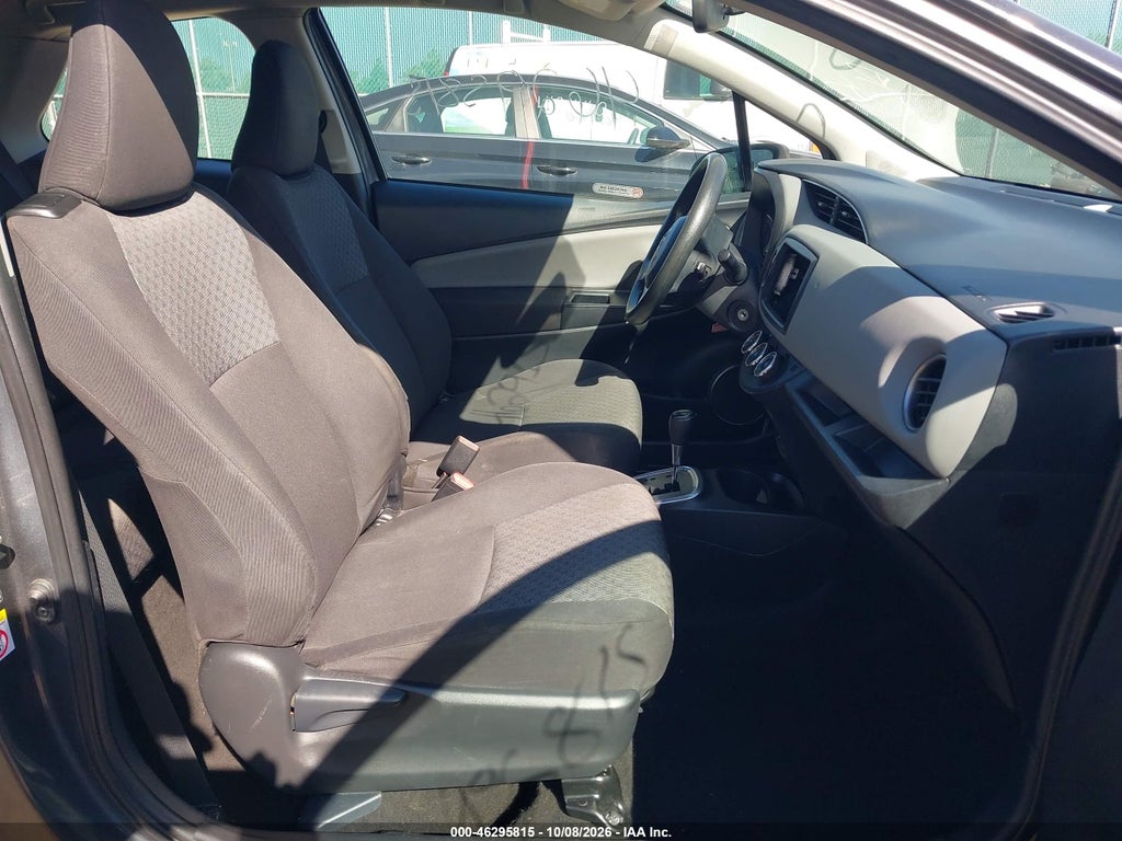 2015 Toyota Yaris LE photo 5