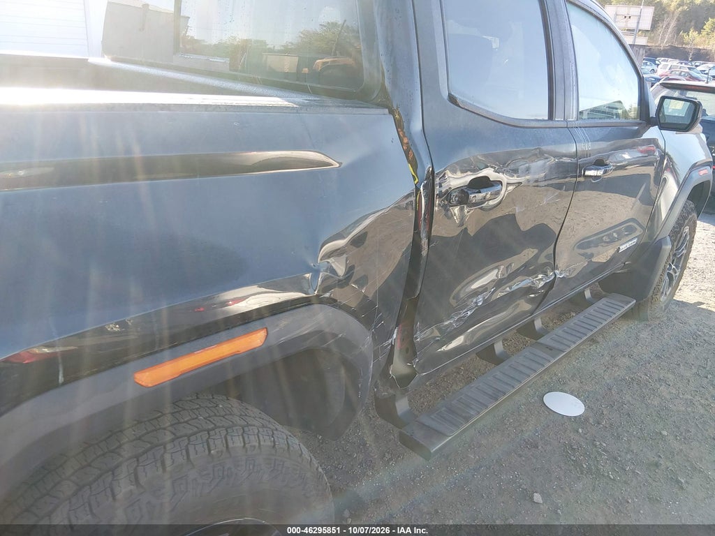 2025 GMC Canyon Elevation 4WD photo 6