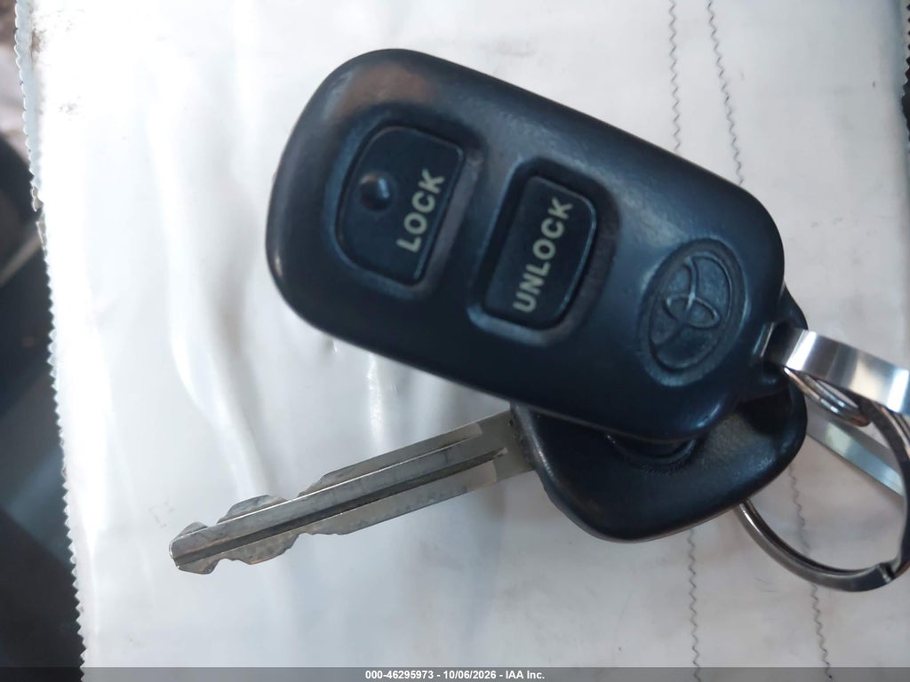 2006 Toyota Corolla LE photo 11