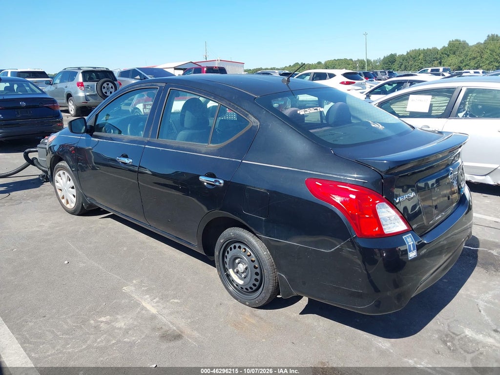 2016 Nissan Versa 1.6 SV photo 3