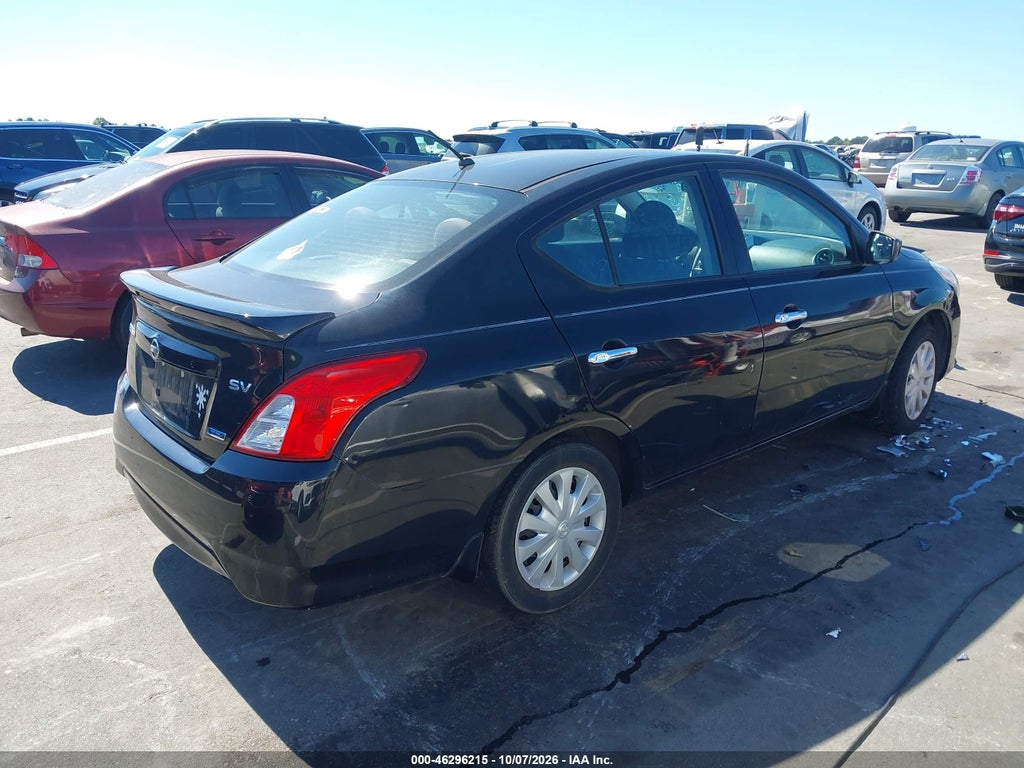 2016 Nissan Versa 1.6 SV photo 4
