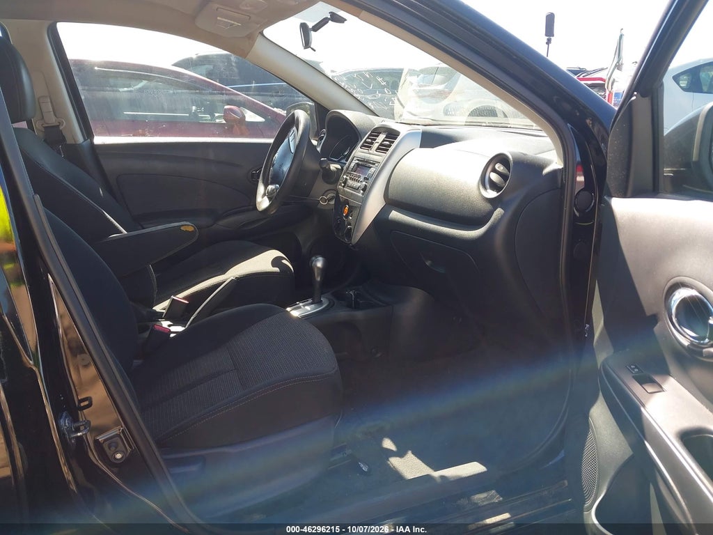 2016 Nissan Versa 1.6 SV photo 5