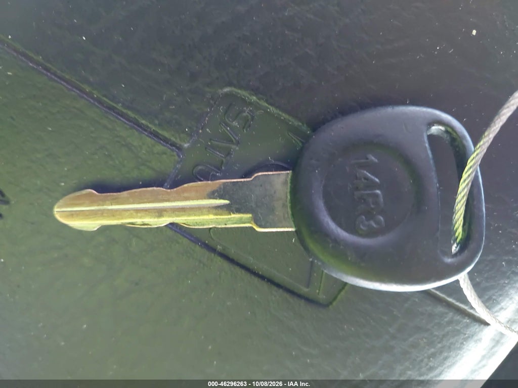 1998 Saturn SW2 photo 11