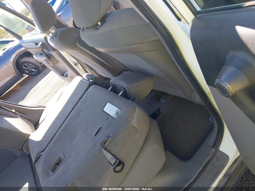 2011 Honda CR-V LX photo 8