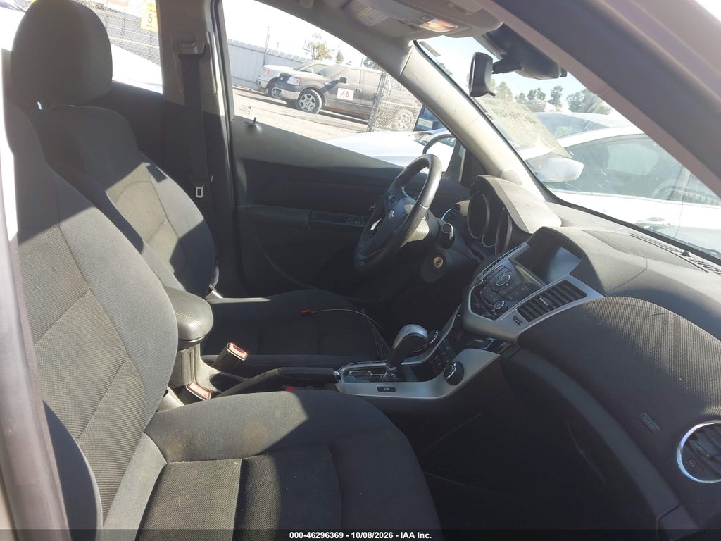 2016 Chevrolet Cruze Limited 1LT Auto photo 5