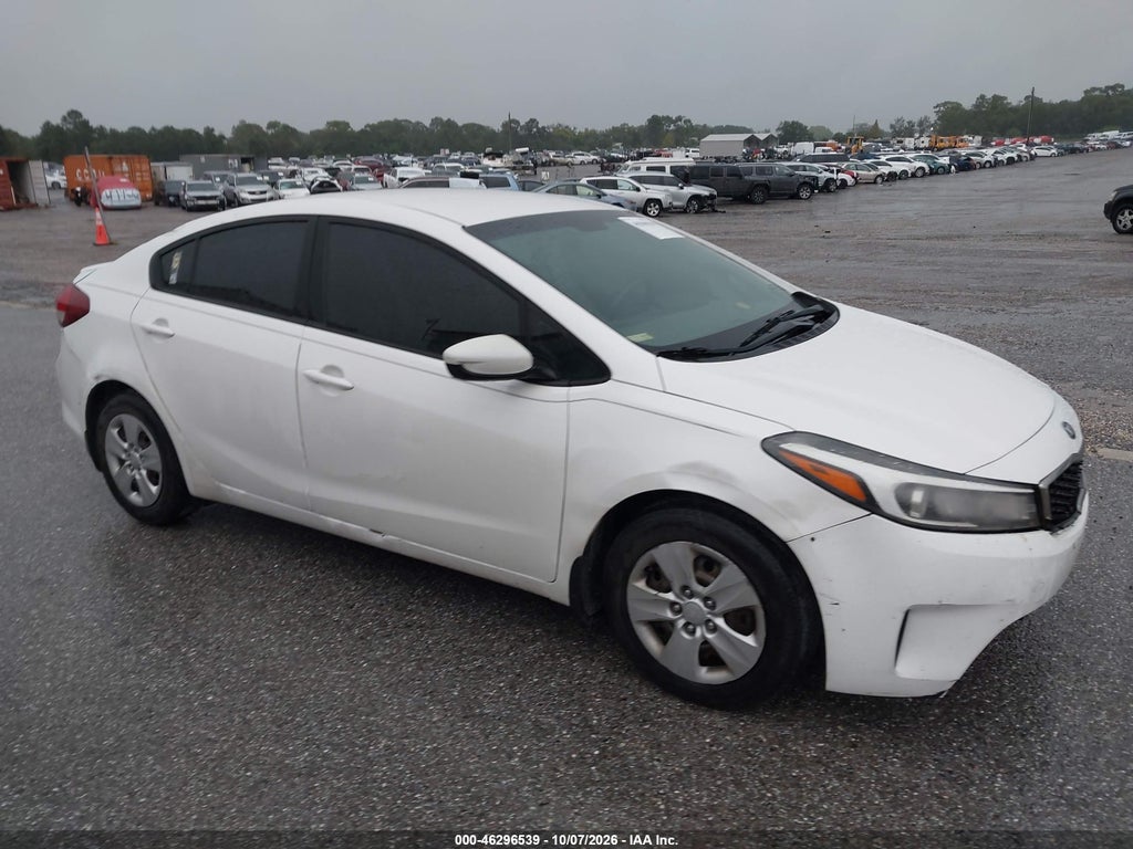 2017 Kia Forte LX photo 1