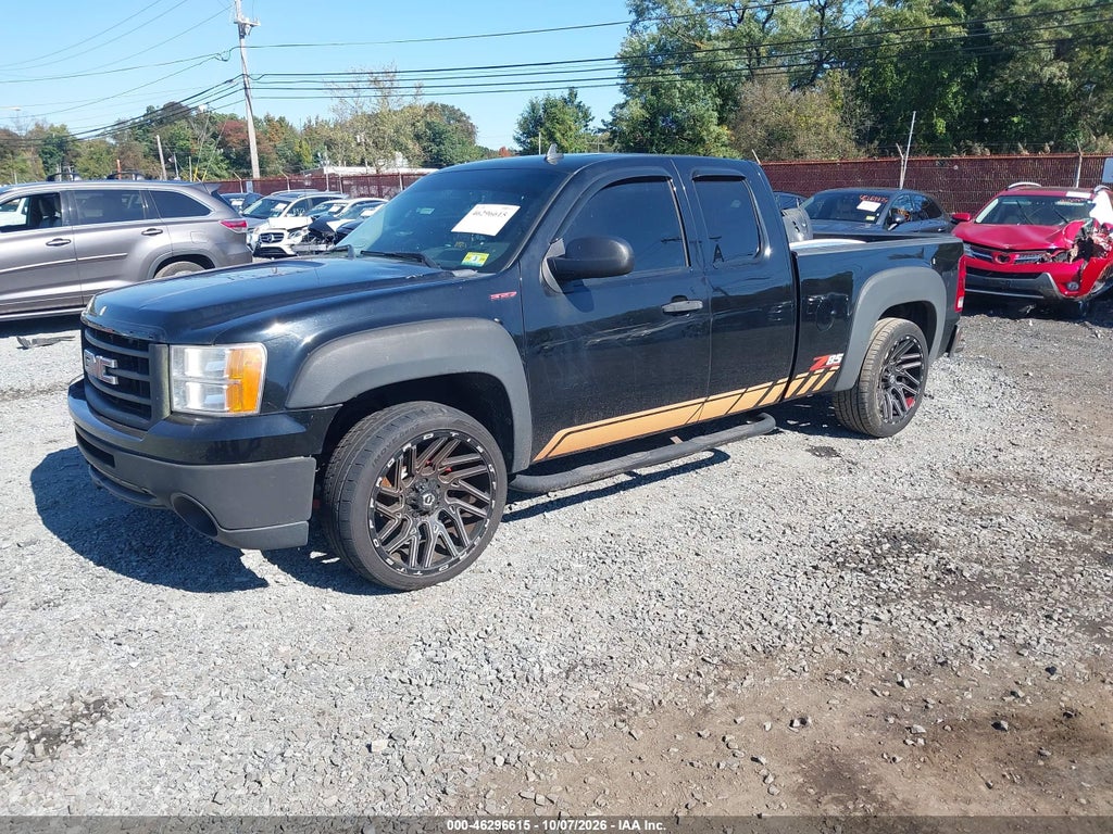 2013 GMC Sierra 1500 SLE photo 2