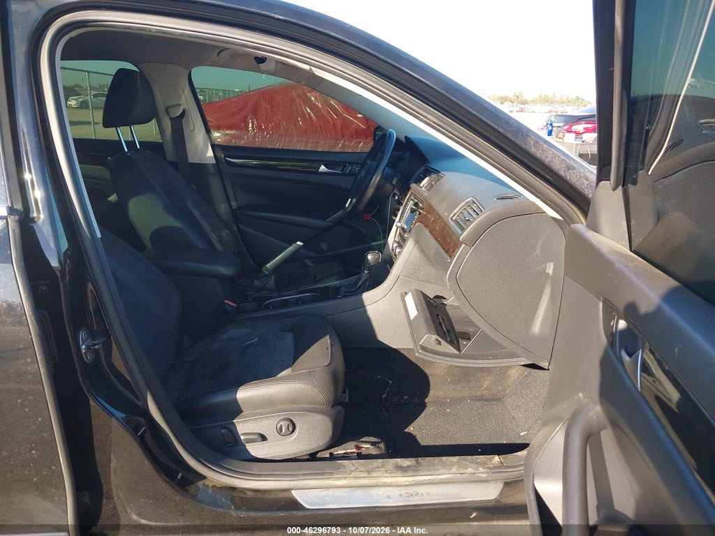 2014 Volkswagen Passat 2.0L TDI SEL Premium photo 5