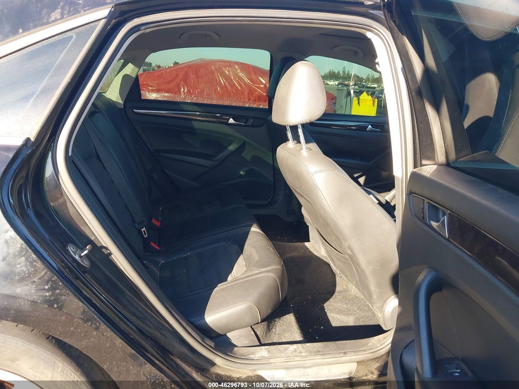 2014 Volkswagen Passat 2.0L TDI SEL Premium photo 8