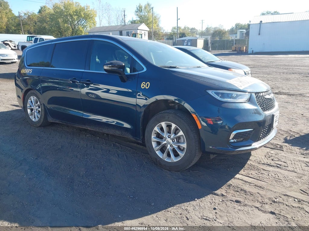 2025 Chrysler Pacifica Select photo 1