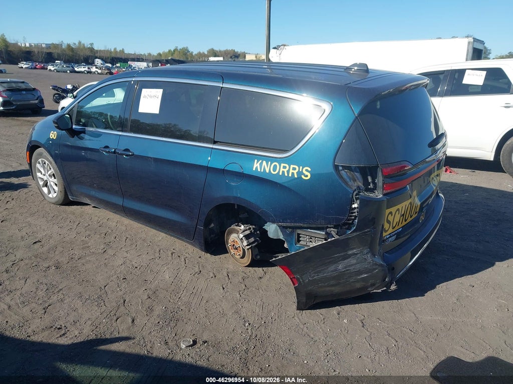 2025 Chrysler Pacifica Select photo 3