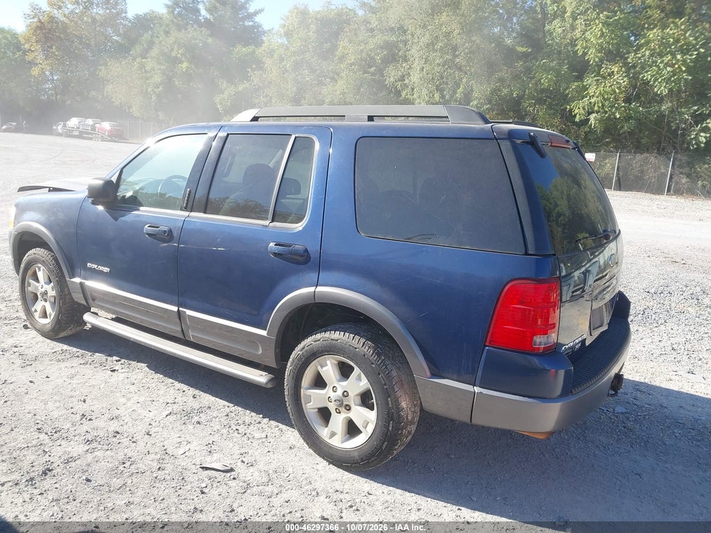 2005 Ford Explorer XLT/XLT Sport photo 3
