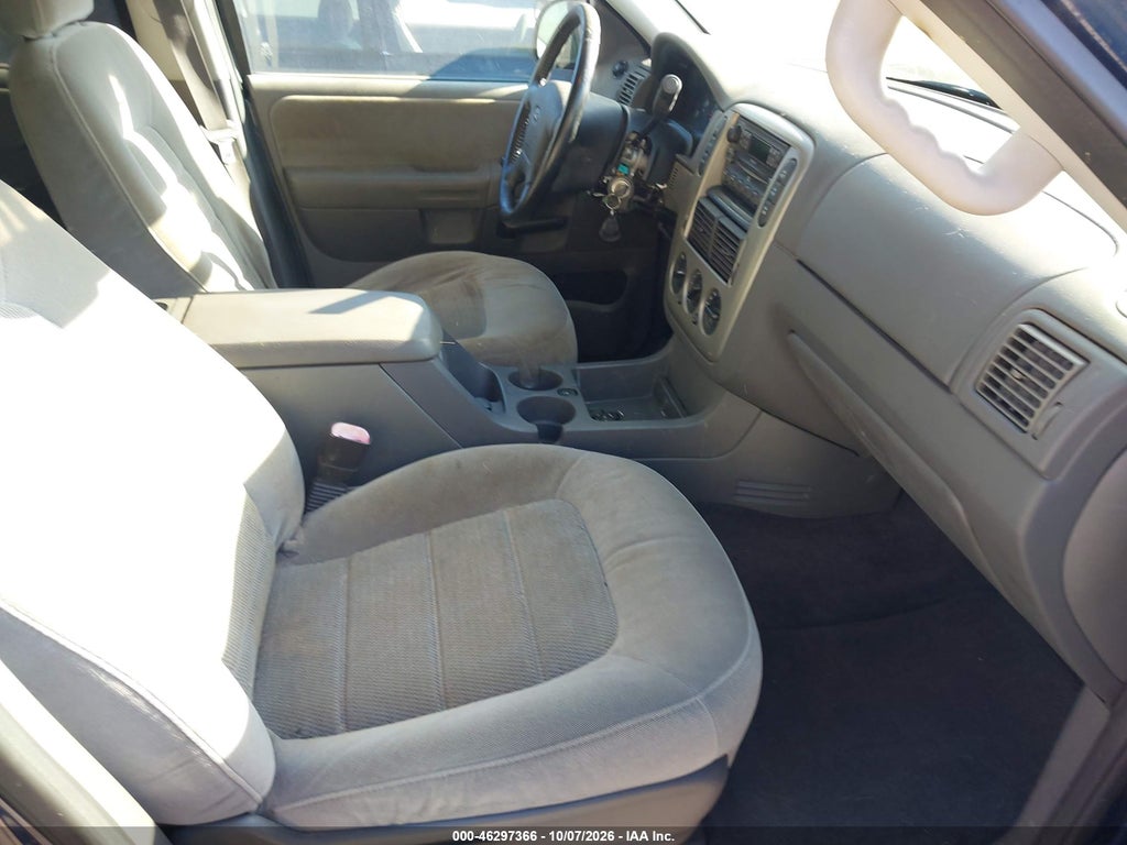 2005 Ford Explorer XLT/XLT Sport photo 5