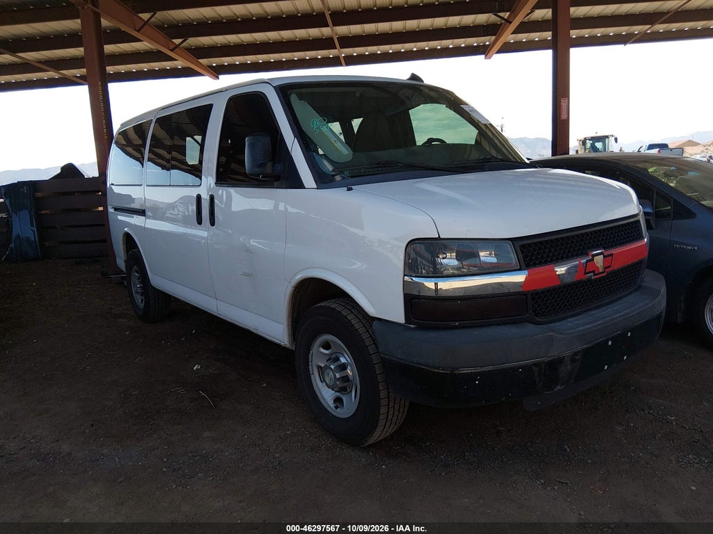 2015 Chevrolet Express 3500 LT photo 1