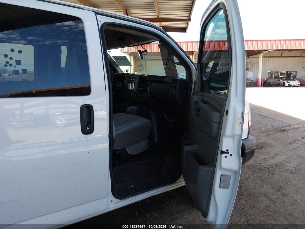 2015 Chevrolet Express 3500 LT photo 5