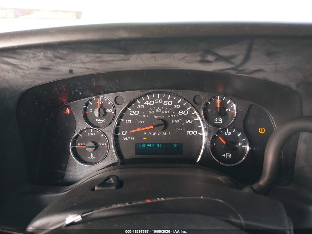 2015 Chevrolet Express 3500 LT photo 7