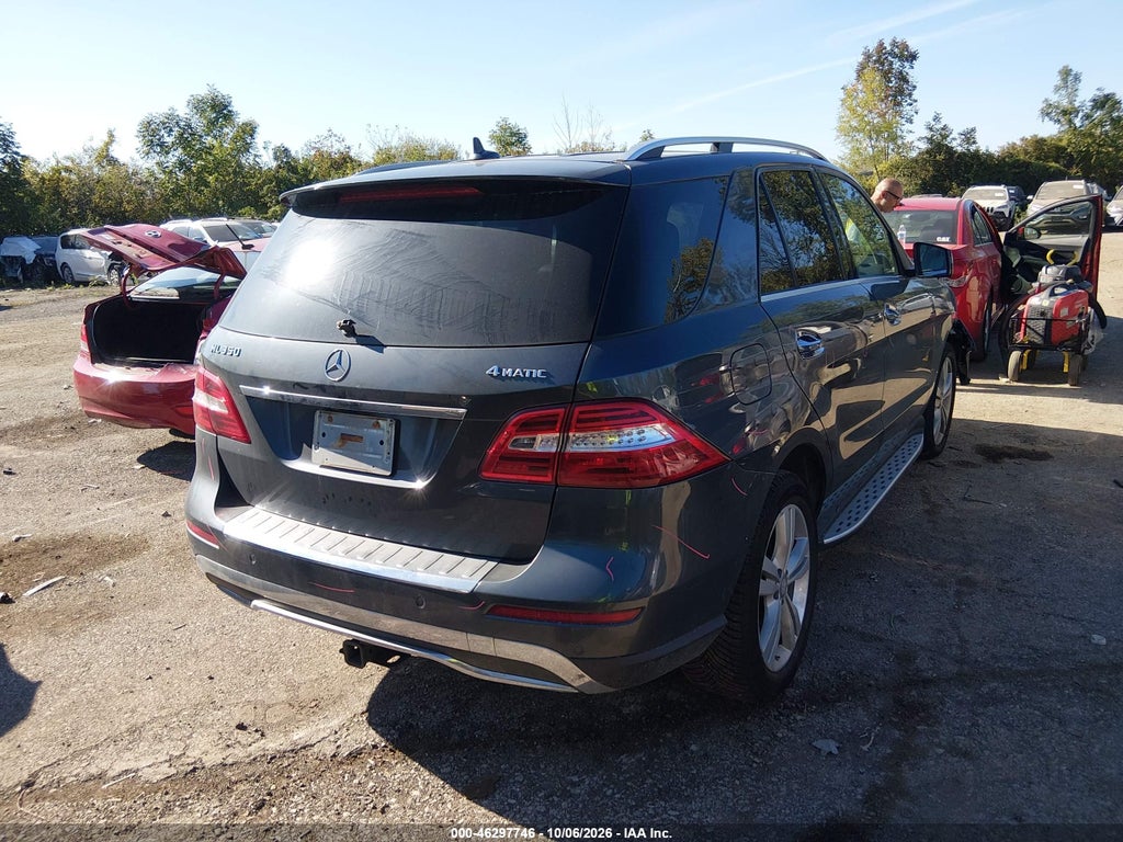 2013 Mercedes-Benz ML 350 4MATIC photo 4