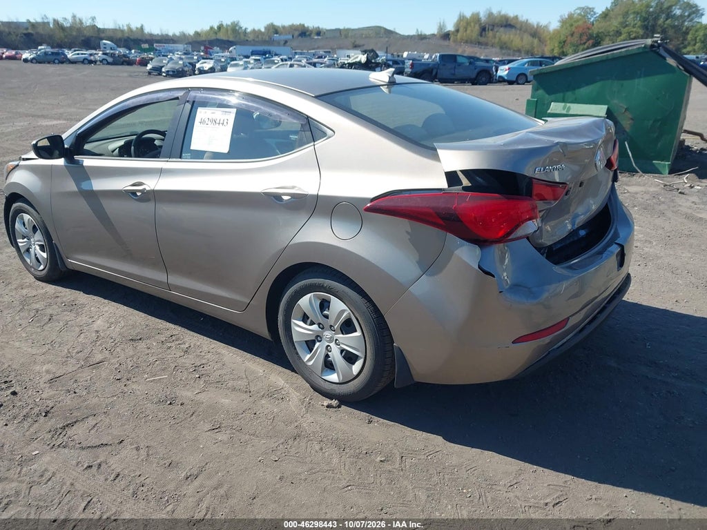 2016 Hyundai Elantra SE photo 3