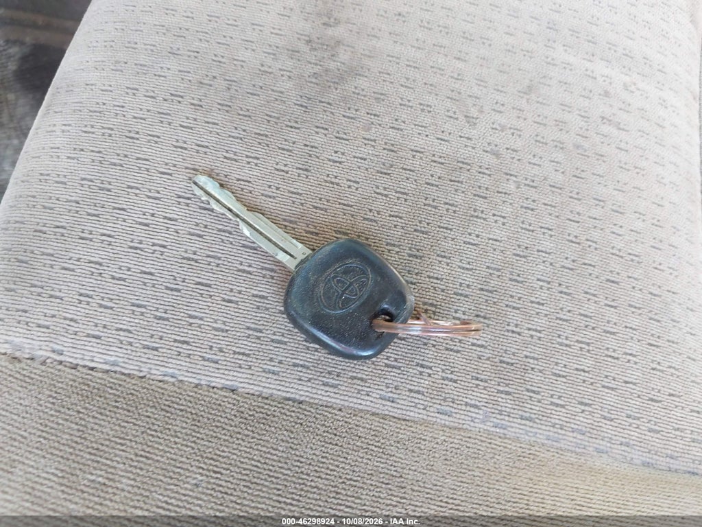 2005 Toyota Corolla CE photo 11