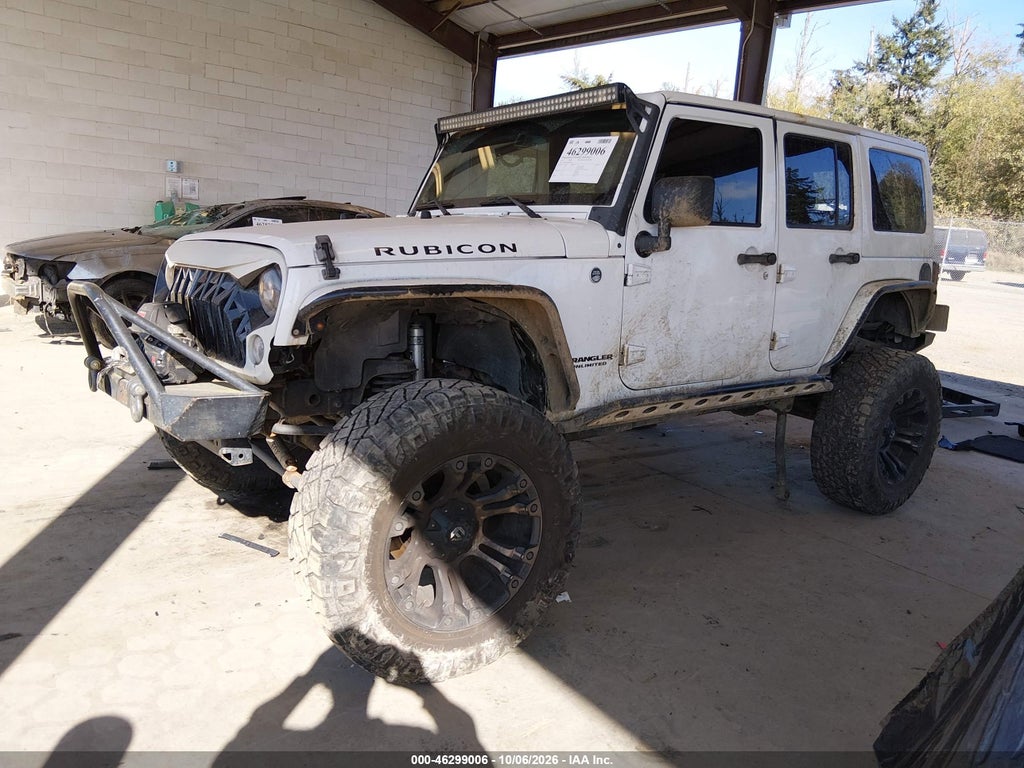 2013 Jeep Wrangler Unlimited Rubicon photo 2