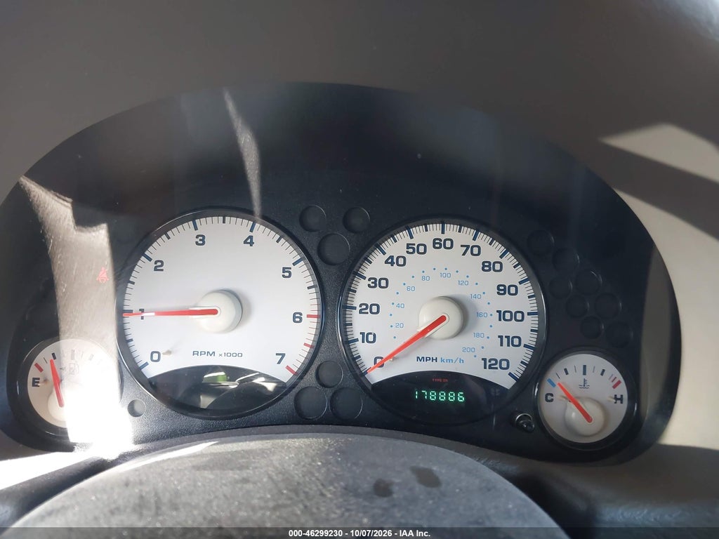 2004 Jeep Liberty Sport photo 7