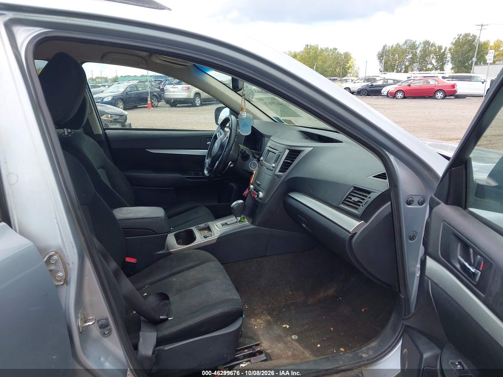 2014 Subaru Outback 2.5I Premium photo 5