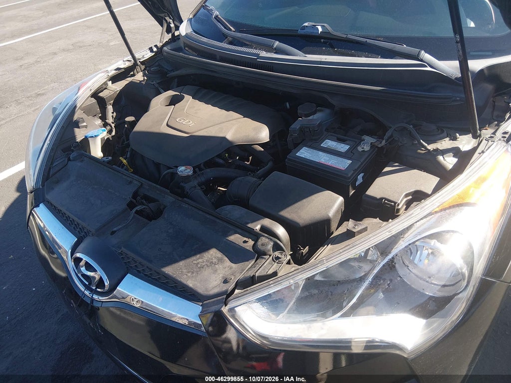 2014 Hyundai Veloster Base W/RED photo 10