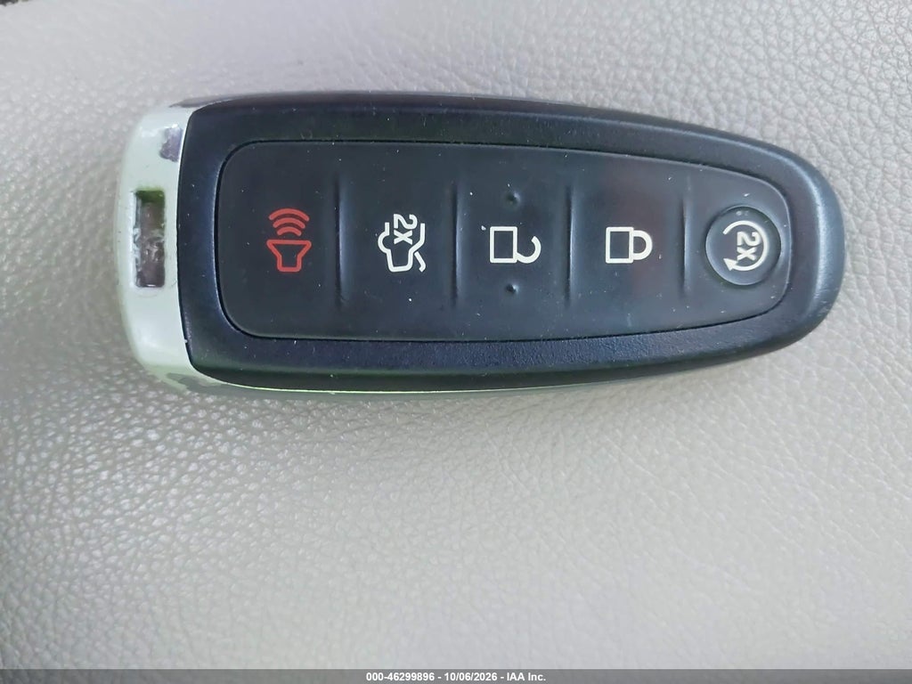 2013 Lincoln MKX photo 11