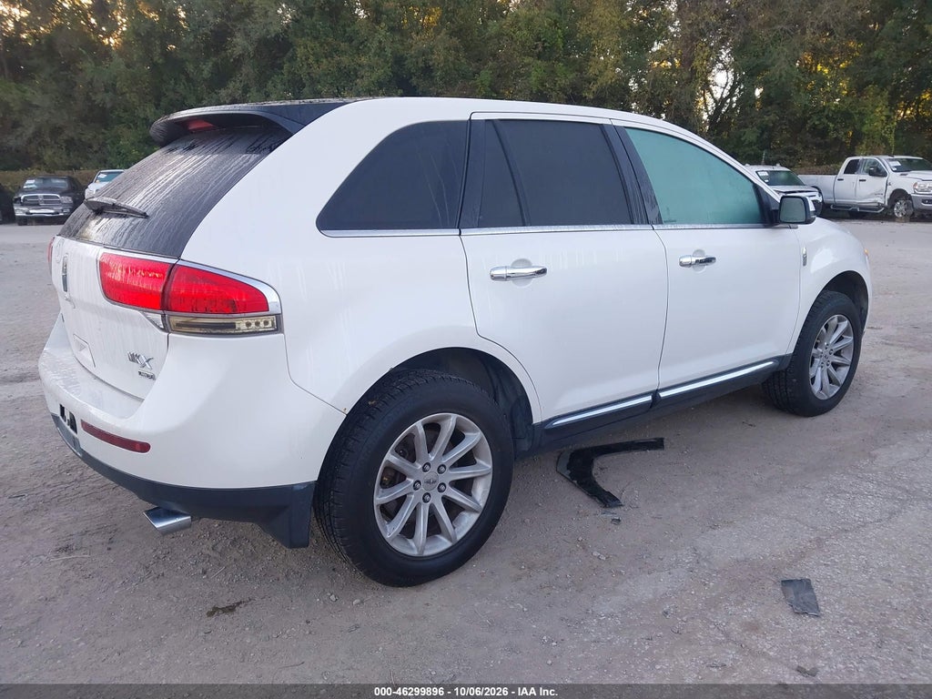 2013 Lincoln MKX photo 4