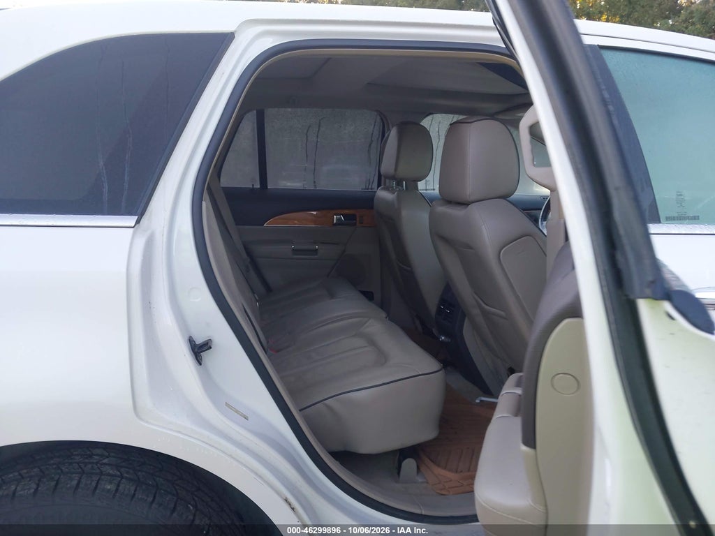 2013 Lincoln MKX photo 8