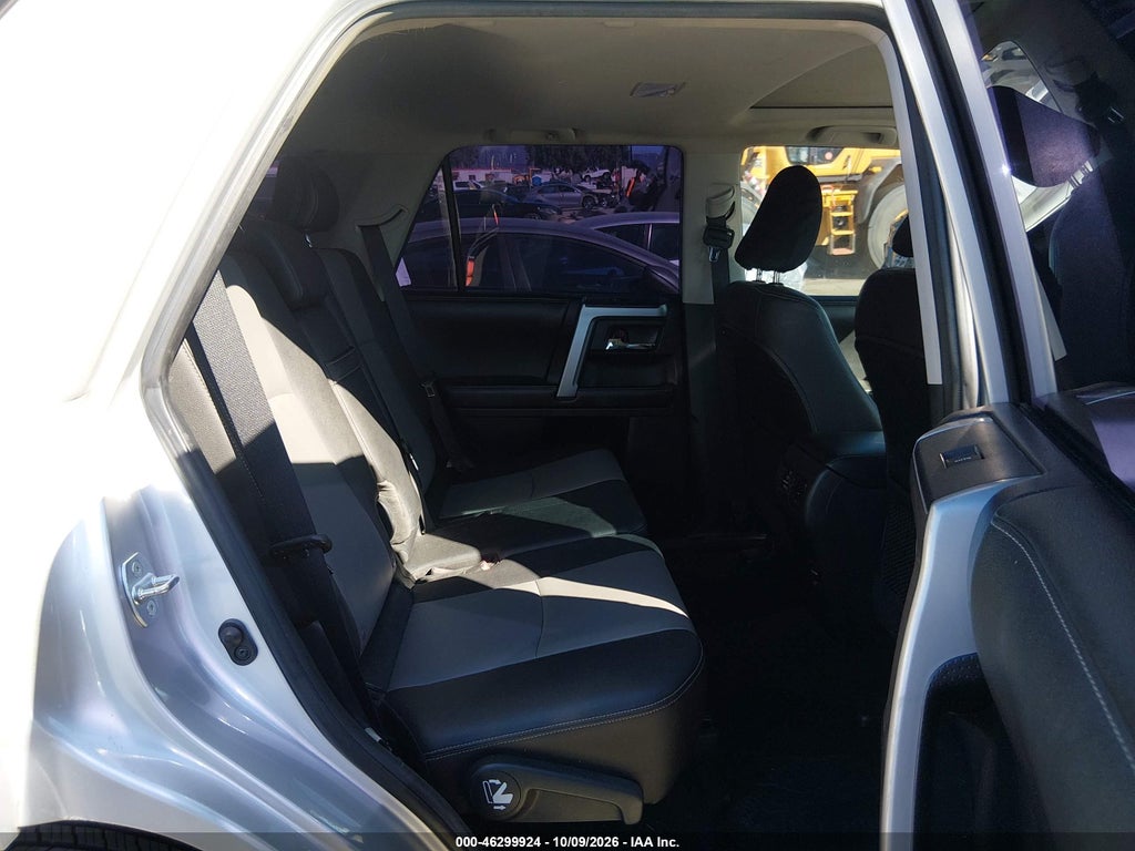 2015 Toyota 4RUNNER SR5 Premium photo 8