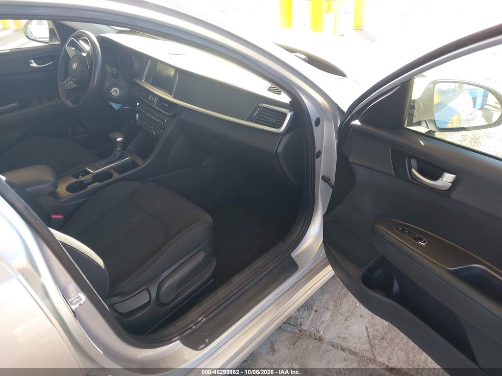 2020 Kia Optima LX photo 5
