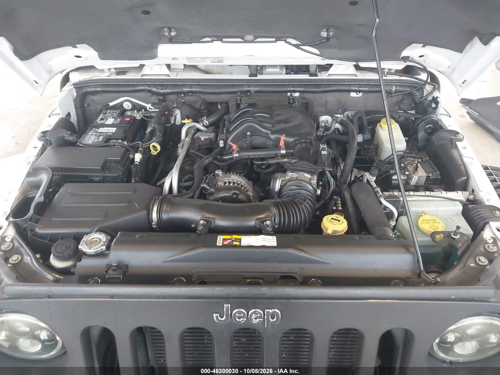 2013 Jeep Wrangler Unlimited Sahara photo 10