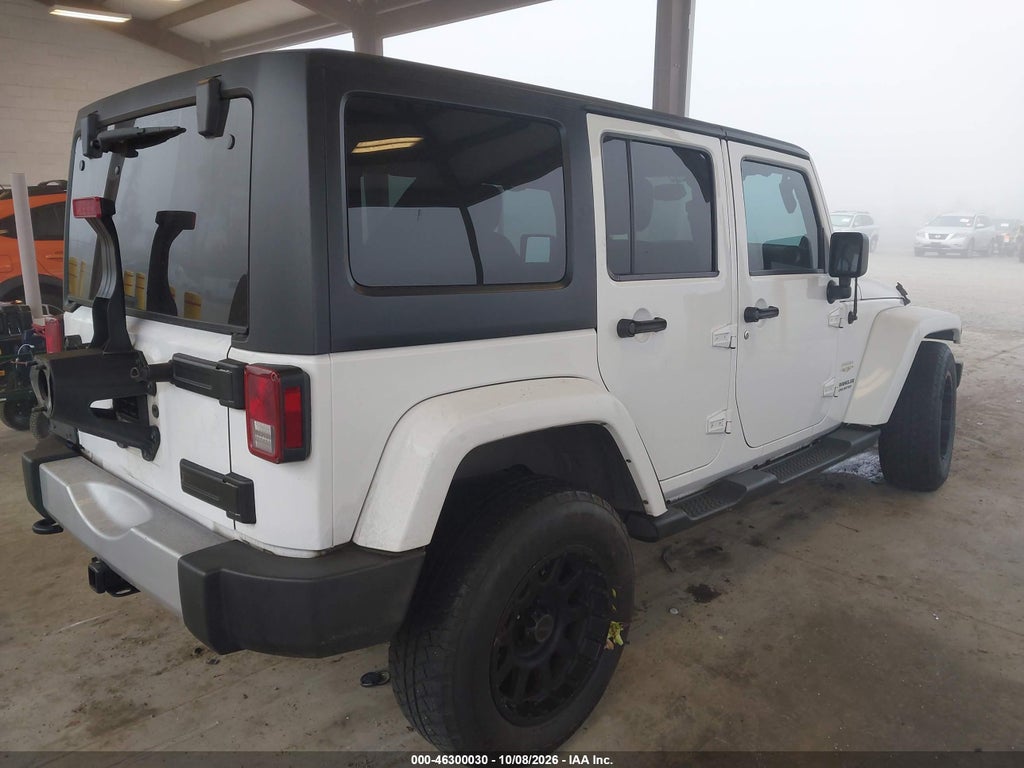 2013 Jeep Wrangler Unlimited Sahara photo 4