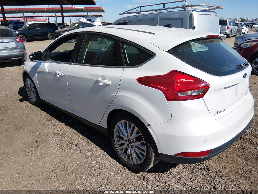2017 Ford Focus Titanium photo 3