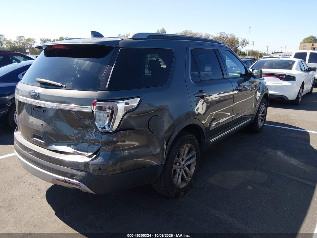 2016 Ford Explorer XLT photo 6