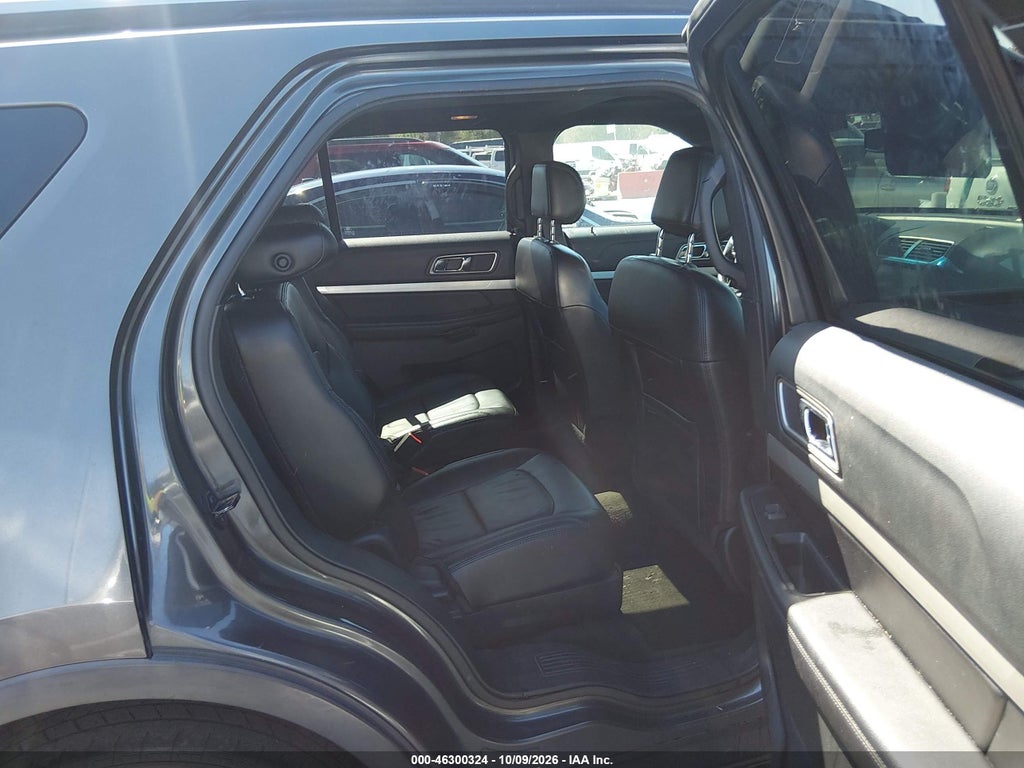 2016 Ford Explorer XLT photo 8